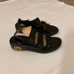 NWT Gravity Defyer Sandals Sz 6.5W